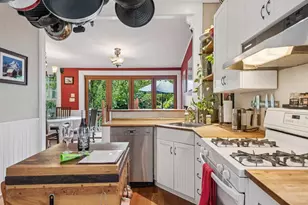 2632 NW Thurman St, Portland, OR 97210 - Photo 11
