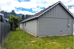 76442 Laurel St, Oakridge, OR 97463 - Photo 25