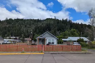 76442 Laurel St, Oakridge, OR 97463 - Photo 35