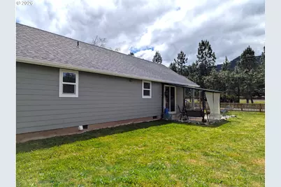 76442 Laurel St, Oakridge, OR 97463 - Photo 29