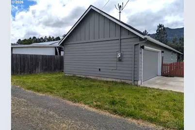 76442 Laurel St, Oakridge, OR 97463 - Photo 27