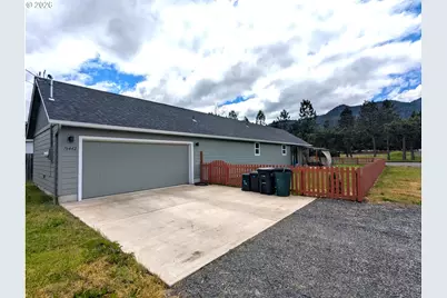 76442 Laurel St, Oakridge, OR 97463 - Photo 23