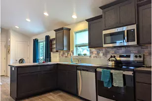 76442 Laurel St, Oakridge, OR 97463 - Photo 11