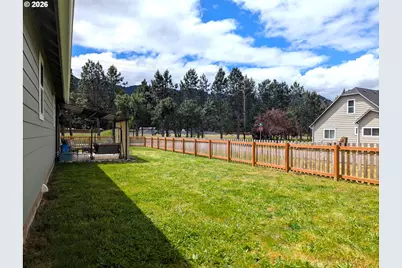 76442 Laurel St, Oakridge, OR 97463 - Photo 27