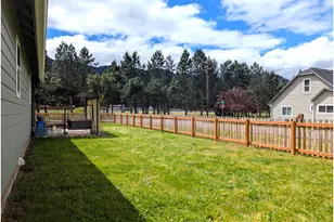 76442 Laurel St, Oakridge, OR 97463 - Photo 27