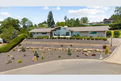 1041 NW 12th Dr, Pendleton, OR 97801 - Photo 1