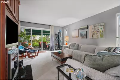 634 N Hayden Bay Dr, Portland, OR 97217 - Photo 5