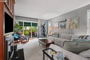 634 N Hayden Bay Dr, Portland, OR 97217 - Photo 5