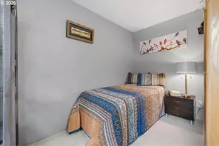 634 N Hayden Bay Dr, Portland, OR 97217 - Photo 19