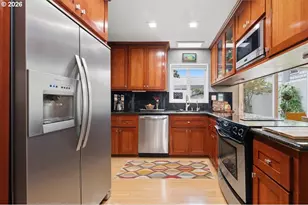 634 N Hayden Bay Dr, Portland, OR 97217 - Photo 13