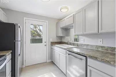 2501 E 2nd St #6, Newberg, OR 97132 - Photo 9