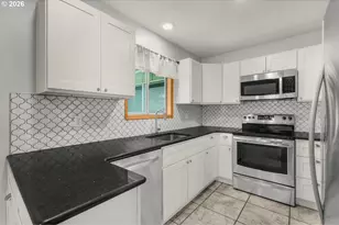 12295 SE Main St, Portland, OR 97233 - Photo 11