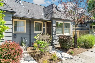 2825 SE Hawthorne Blvd, Portland, OR 97214 - Photo 1
