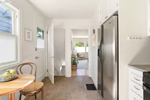2825 SE Hawthorne Blvd, Portland, OR 97214 - Photo 15