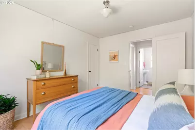 2825 SE Hawthorne Blvd, Portland, OR 97214 - Photo 19