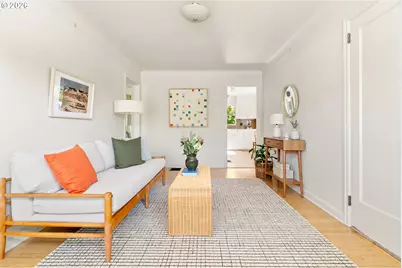 2825 SE Hawthorne Blvd, Portland, OR 97214 - Photo 5