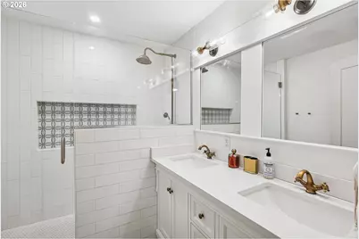 5915 SW Haines St, Portland, OR 97219 - Photo 31