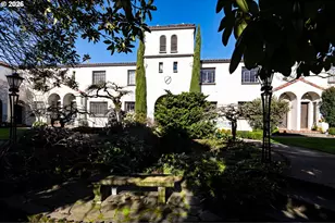 2325 NE Flanders St, Portland, OR 97232 - Photo 21