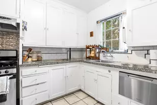 2325 NE Flanders St, Portland, OR 97232 - Photo 9