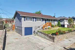 727 E 20th St, The Dalles, OR 97058 - Photo 3