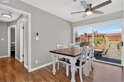 727 E 20th St, The Dalles, OR 97058 - Photo 9