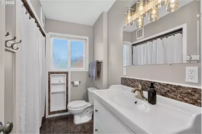 727 E 20th St, The Dalles, OR 97058 - Photo 17