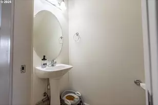 621 Jasmine Cir, Independence, OR 97351 - Photo 5