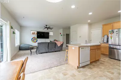 621 Jasmine Cir, Independence, OR 97351 - Photo 11