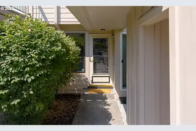 5729 NE Hazel Dell Ave #B, Vancouver, WA 98663 - Photo 3