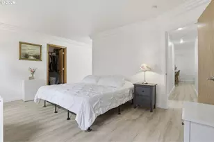 858 SW 24th St, Troutdale, OR 97060 - Photo 17