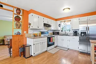 13264 Daiquiri Lake Dr NE, Aurora, OR 97002 - Photo 9