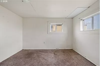 860 Burton St, Harrisburg, OR 97446 - Photo 13