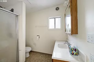 860 Burton St, Harrisburg, OR 97446 - Photo 11