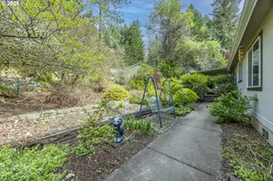 777 Deer Valley Ln, Cottage Grove, OR 97424 - Photo 27