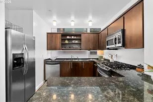 245 SW Meade St, Portland, OR 97201 - Photo 15