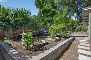2065 NW Overton Ct, Beaverton, OR 97006 - Photo 27