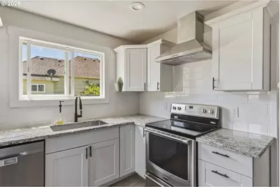 112 S Gold St, Centralia, WA 98531 - Photo 11