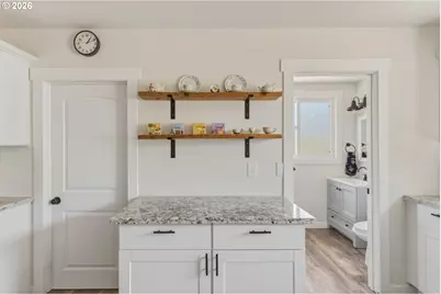 112 S Gold St, Centralia, WA 98531 - Photo 11