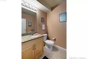 1620 NE Broadway St, Portland, OR 97232 - Photo 23