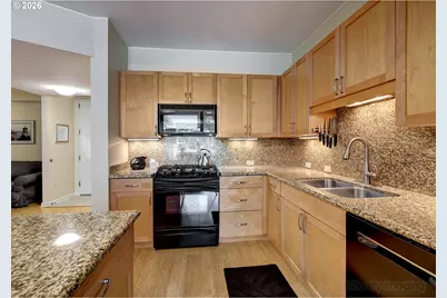 1620 NE Broadway St #228, Portland, OR 97232 - Photo 13