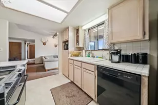 8949 S Gribble Rd, Canby, OR 97013 - Photo 11