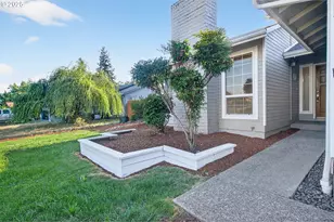2264 NW Watters St, Roseburg, OR 97471 - Photo 3