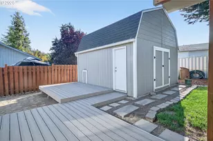 2264 NW Watters St, Roseburg, OR 97471 - Photo 25