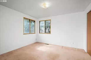 948 V St, Springfield, OR 97477 - Photo 17