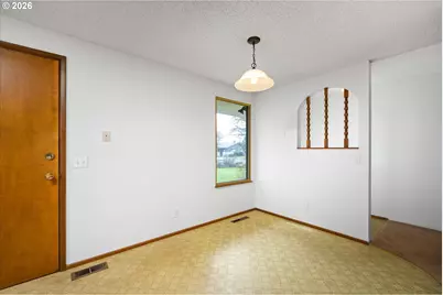 948 V St, Springfield, OR 97477 - Photo 13