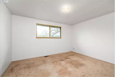 948 V St, Springfield, OR 97477 - Photo 25