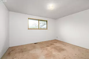 948 V St, Springfield, OR 97477 - Photo 25