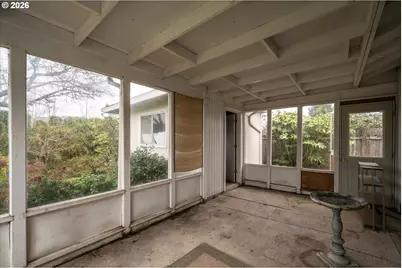 948 V St, Springfield, OR 97477 - Photo 31