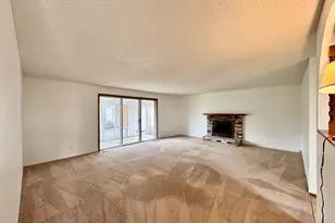 948 V St, Springfield, OR 97477 - Photo 5