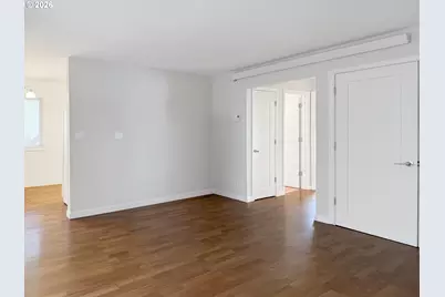 8220 N Edison St, Portland, OR 97203 - Photo 3